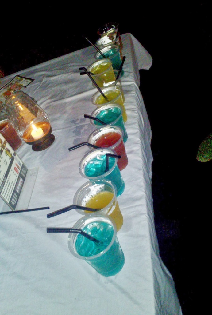 alkoholické drinky zdarma v klubu v Kutě