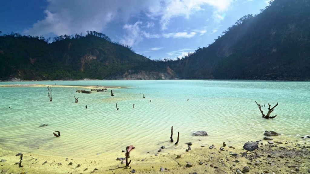 jezero Kawah Putih