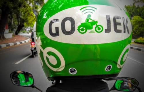 Gojek – zelené helmy v indonéských ulicích
