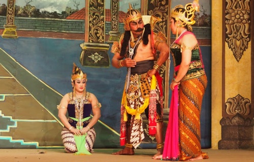 Wayang orang v Solu a dvě hodiny smíchu